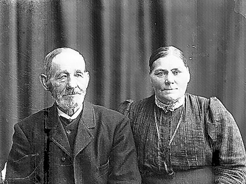 Johan Petter Larsson och hustrun Anna Sofia Johannesdotter.