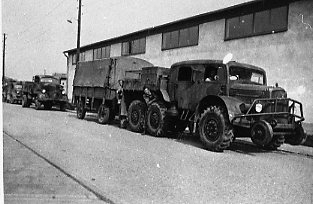 Terrängvagn m/1940 typ TVB, med släp, T 2 i Skövde.