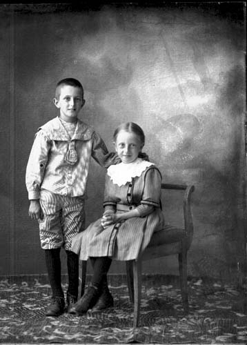 Syskonen Herbert och Gertrud Jansson.