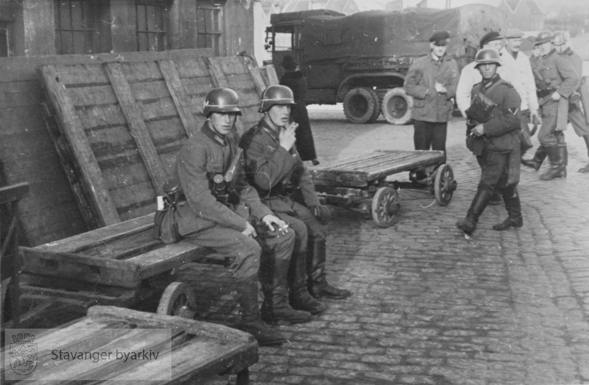 Tyske soldater tar en røykepause