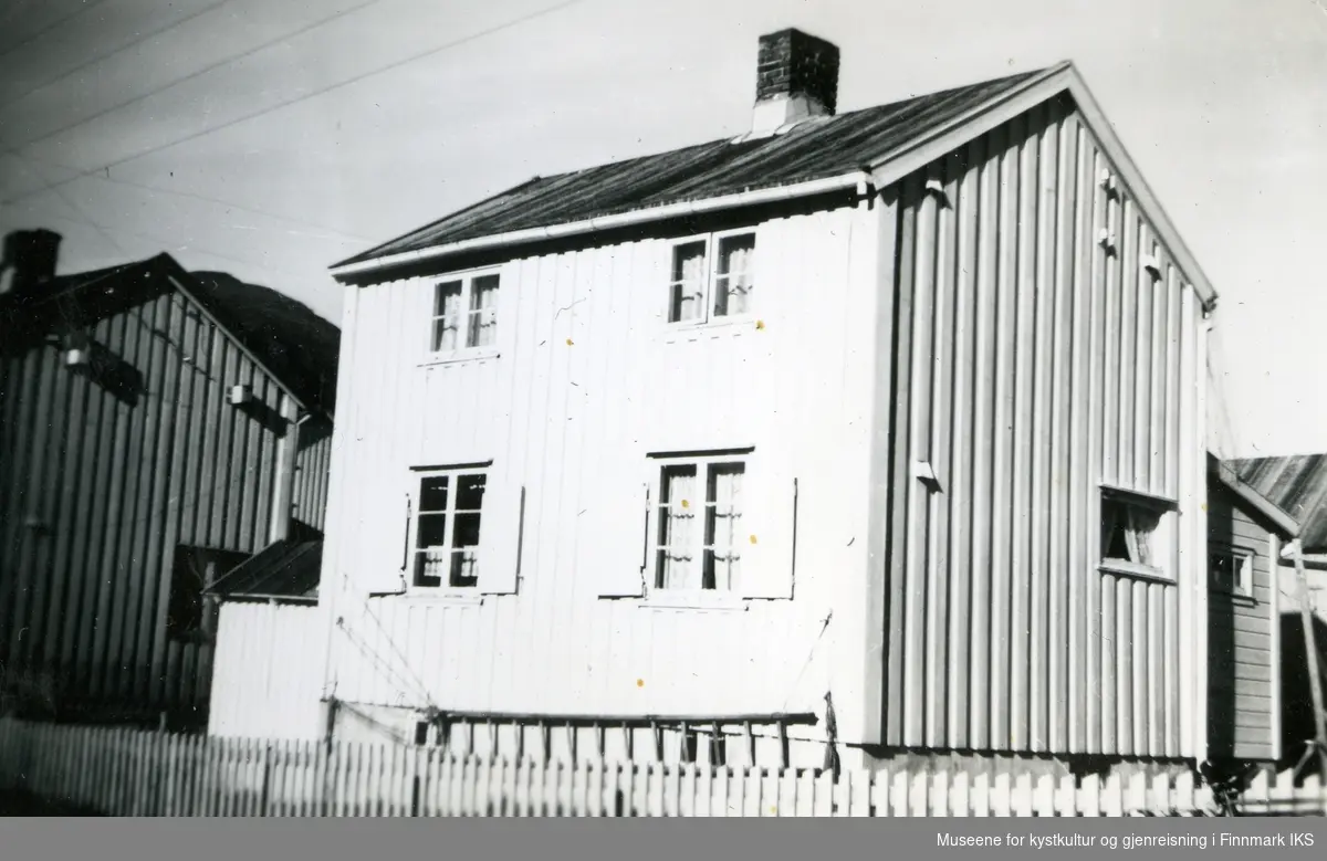 Nordvågen. Huset til Alfred Lindersen. Ca. 1960.