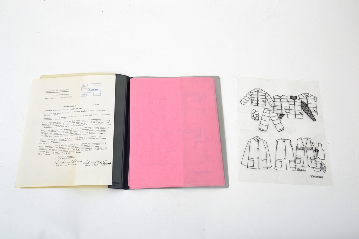 Transparenter med følgebrev (Rundskriv) datert 1984 til Forbrukerkontorene fra Opplysningsavdelingen hos Forbrukerrådet. Dette materialet var et tillegg til lysbildeserie, teksthefte, lydkasset og bok.