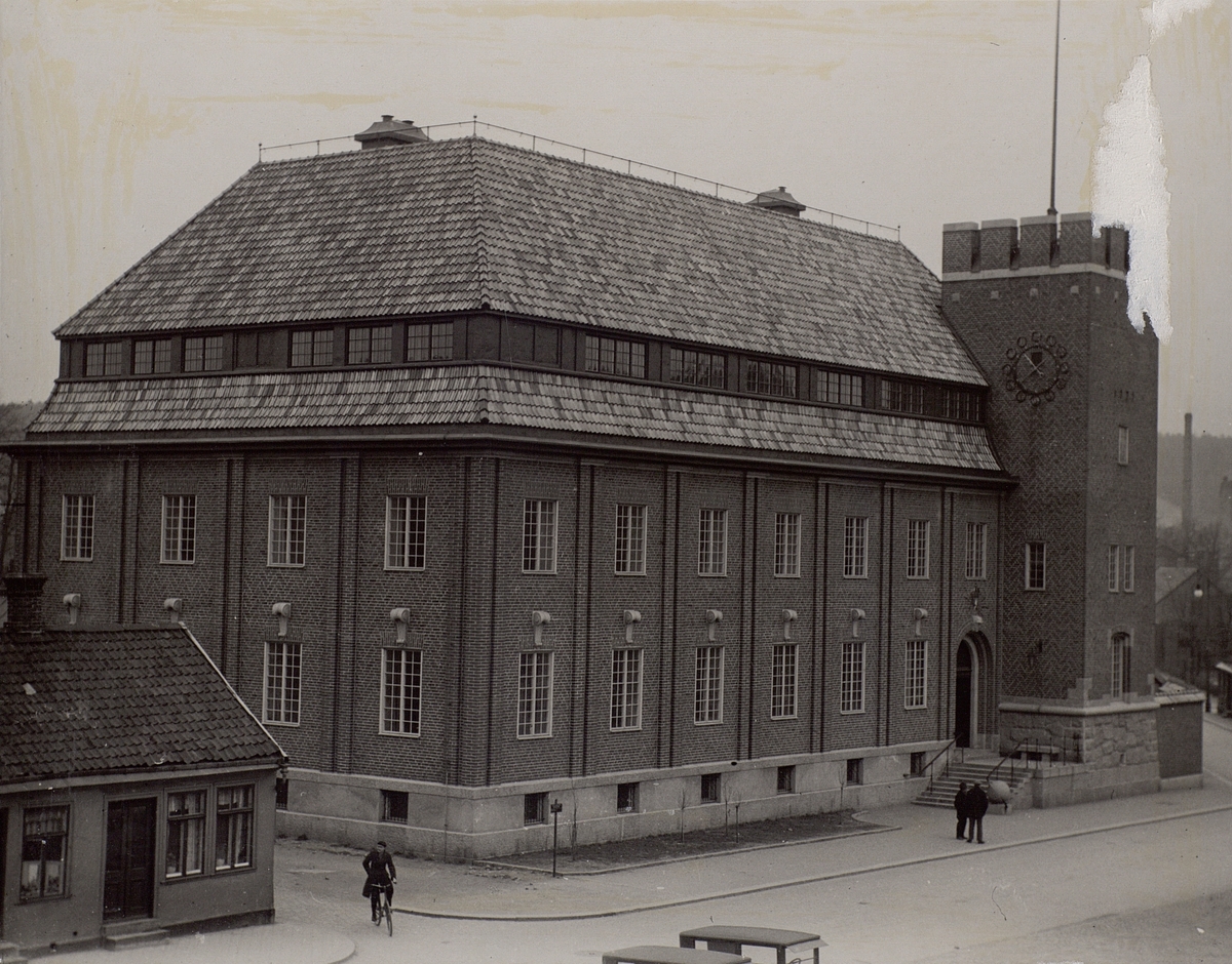 Halmstad, telegraf- och telefonstationen före ombyggnaden 1936. Exteriör.