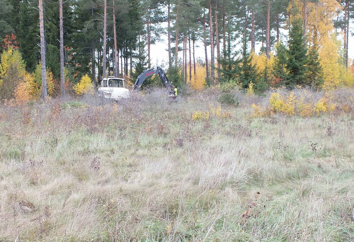 Arkeologisk utredning, grävning av schakt 753 i kanten av kraftledningsgata, objekt 23, Fullerö, Uppsala 2018
