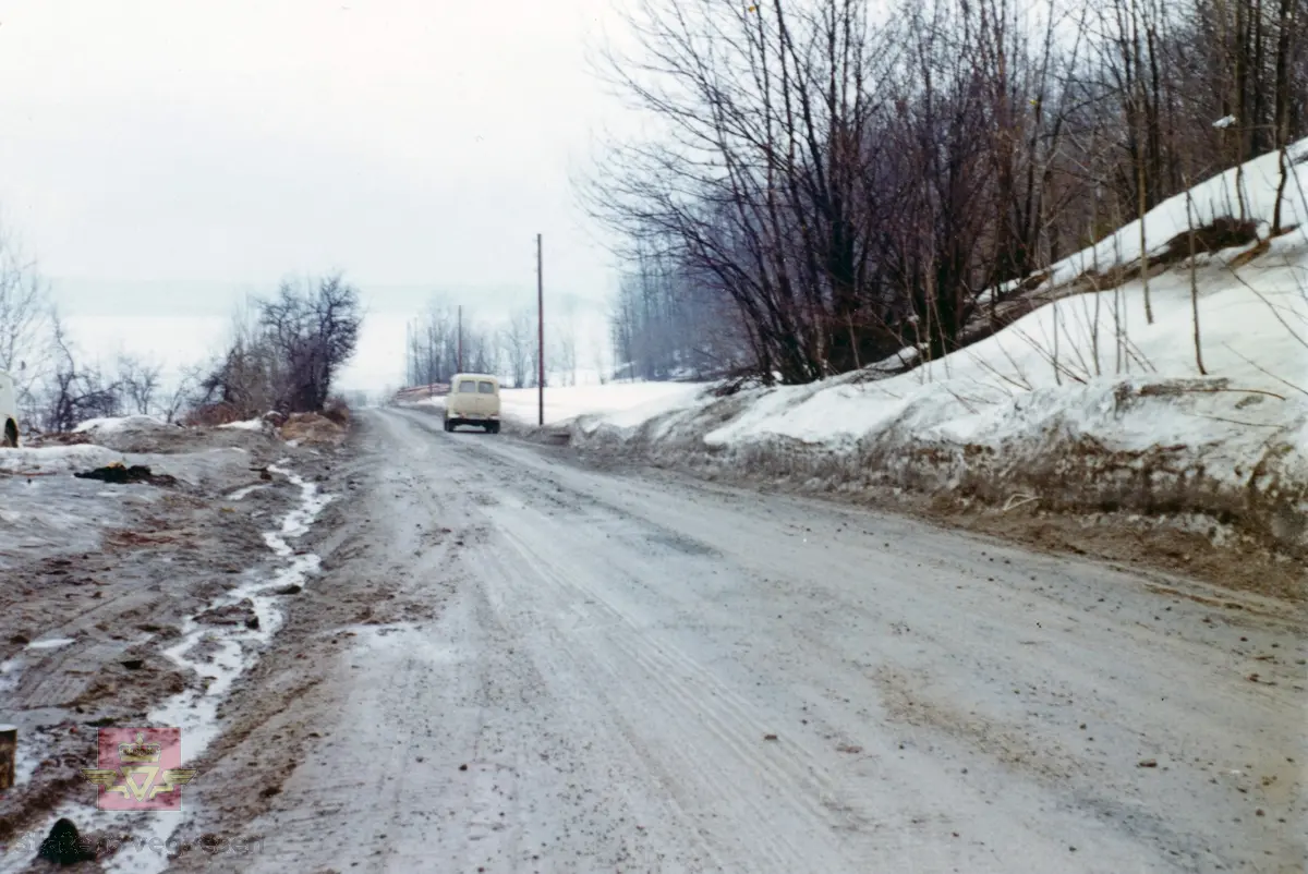 Teleløsning, grusveg i Buskerud 1972