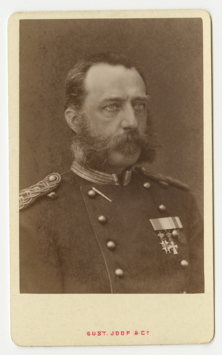 Porträtt av Robert af Klinteberg, kapten vid Smålands grenadjärbataljon I 7.
