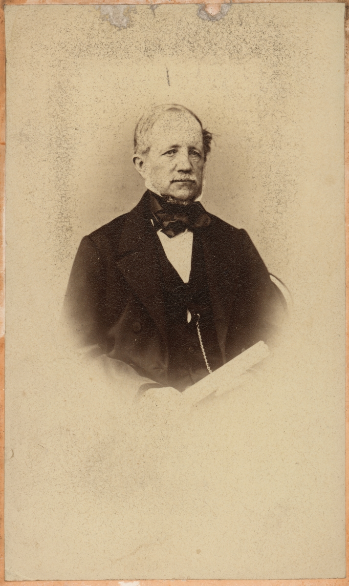 Porträtt av Adolf Eugène von Rosen, Greve. Grundlade förutsättningar för Köping - Hults Järnväg, KHJ.