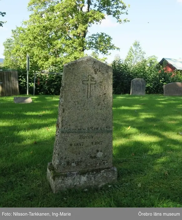 Kils kyrkogård Inventering av kulturhistoriskt värdefulla gravvårdar 2015, Kvarter 3.
