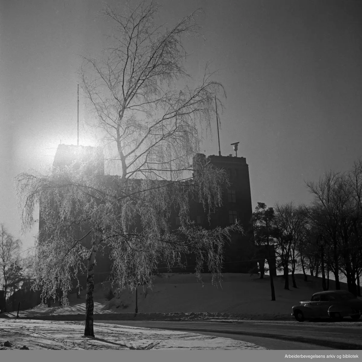 Vinterstemning ved Sjømannsskolen, Kongsveien 30. Ekebergåsen. Mars 1956.