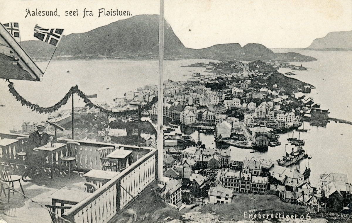 Motiv av utsikten fra Fjellstua på Aksla over Ålesund.