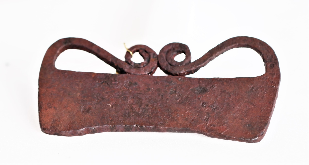 Tennstål av jern fra middelalder