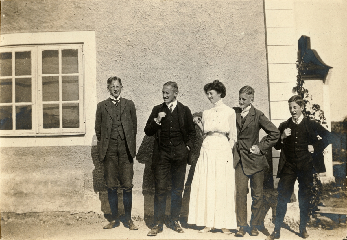 Gösta, Carl och Gerard De Geer tillsammans med Johan De la Gardie och ...