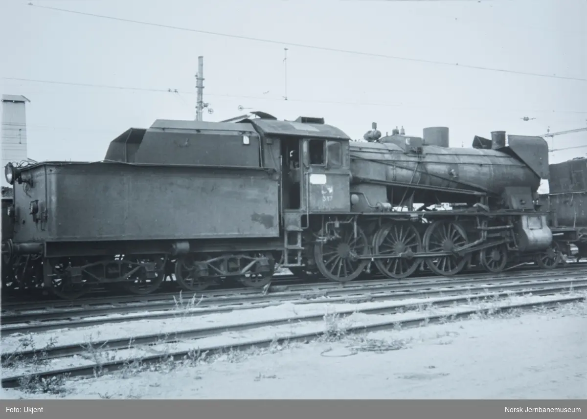 Utrangert damplokomotiv type 30b nr. 347 på Lillestrøm stasjon.