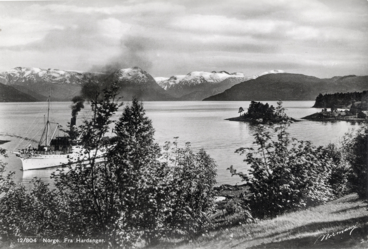 Postkort; Båten Vøringen på Hardangerfjorden