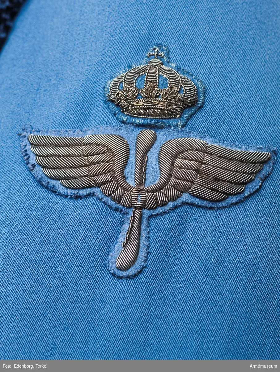 Grupp C I.
Sydd 1926 samt 1928 kompletterad med Flygvapnets emblem.
Buren av givaren.