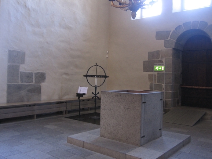 Interiör, norra korsarmen på Nydala kyrka i Värnamo kommun.