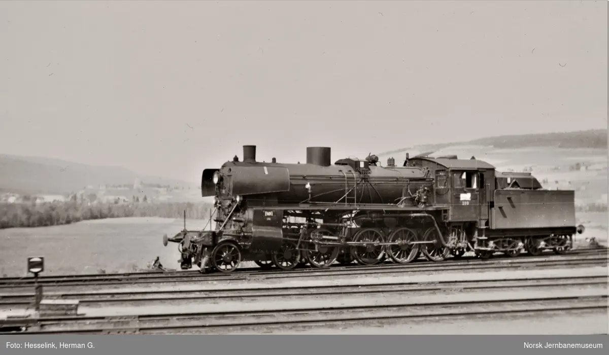 Damplokomotiv type 26c nr. 399 på Tynset stasjon