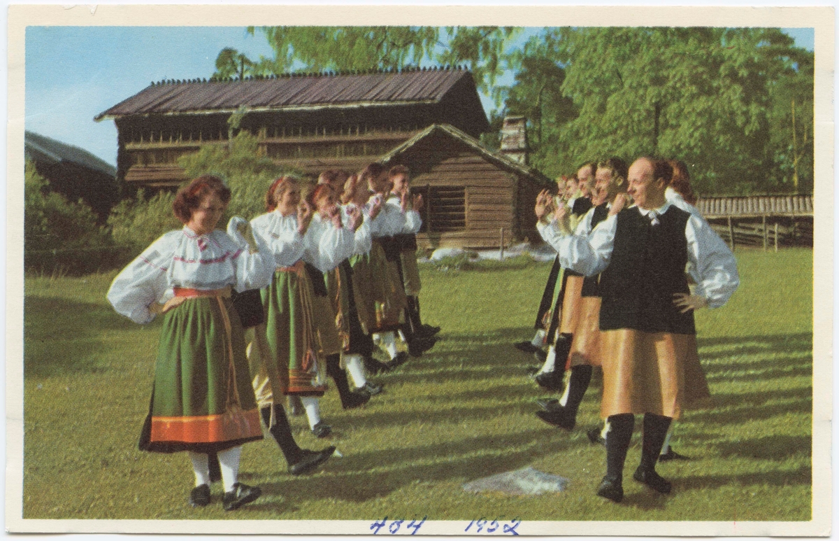 Vykort med motiv från Skansen. "Folkdans från Orsa, Dalarna."