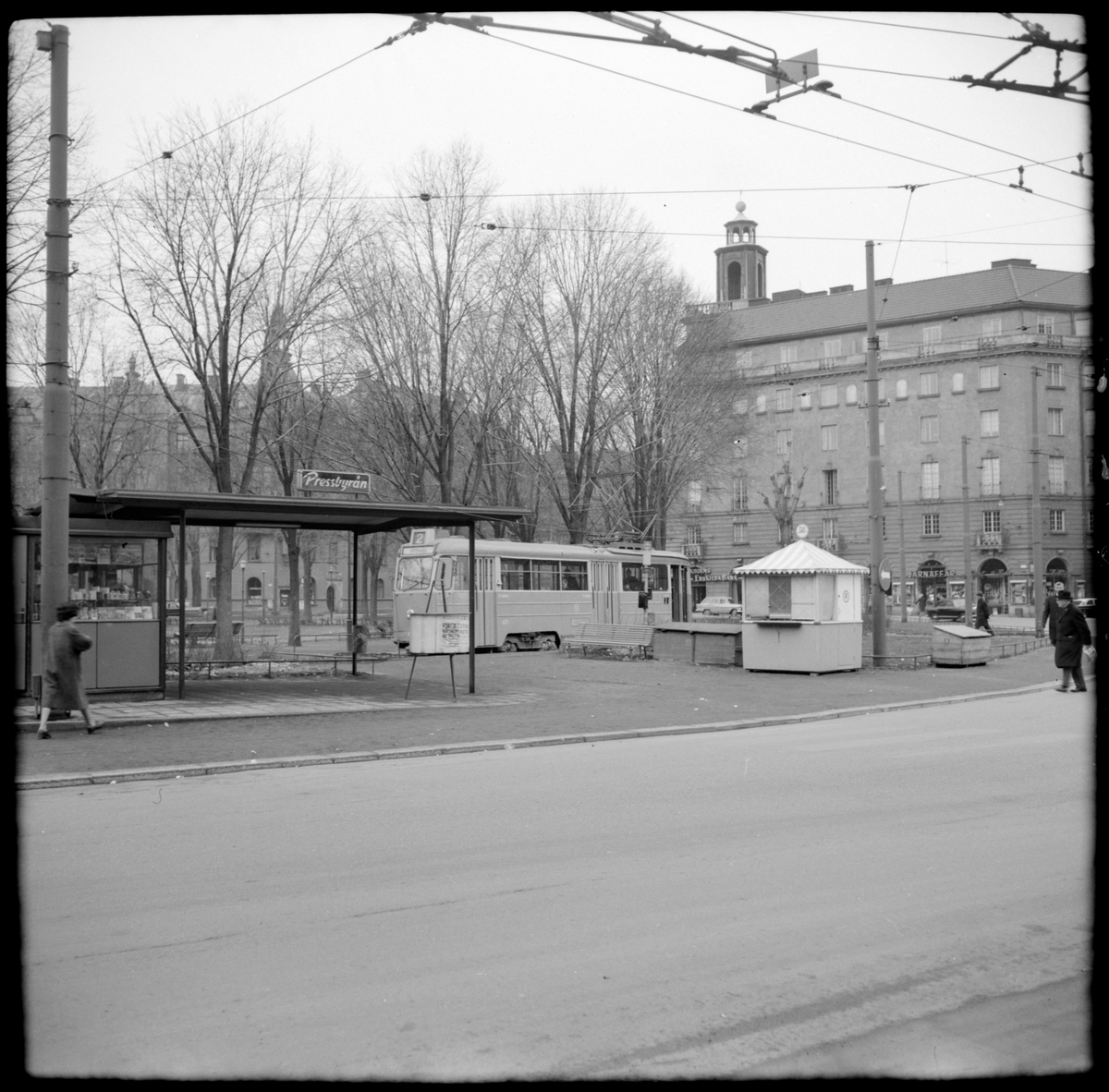 Aktiebolaget Stockholms Spårvägar, SS A26 471 "mustang" linje 2 Karlaplan - Fredhäll vid hållplats Karlaplan.