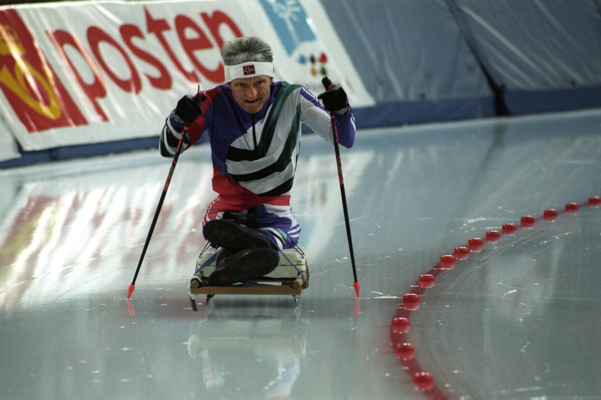 Ragnhild Myklebust tok gullmedalje i ispigging ved Paralympics i Vikingskipet på Hamar i 1994.