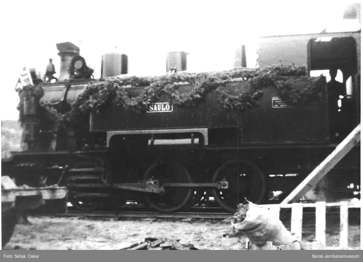 Damplokomotivet SAULO i forbindelse med høytidelig åpning av Sulitjelmabanen mellom Finneid - Ågifjellet på Finneid stasjon