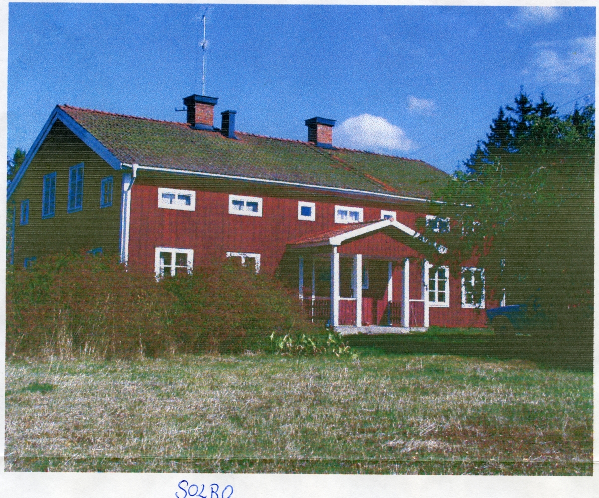 Norrby socken, Sala, Solbo.
Bostad, 1999.