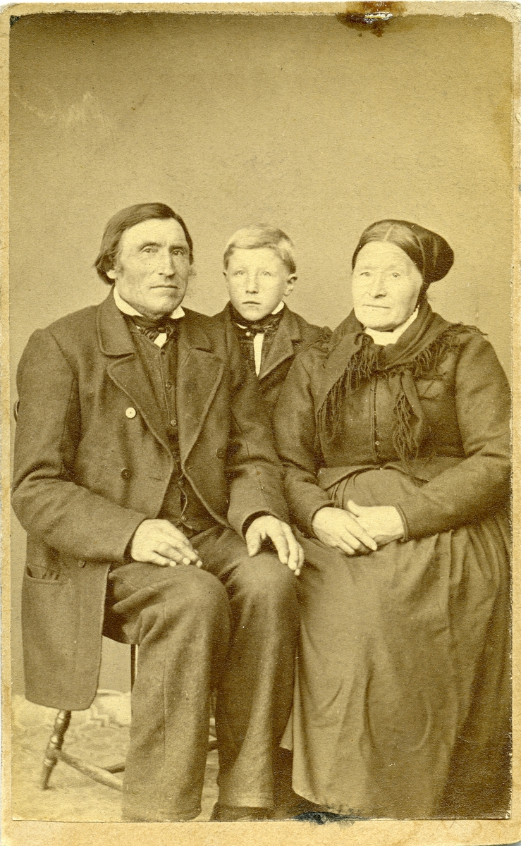Portrett av liten familie