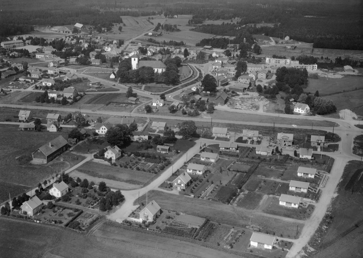 Flygfoto över Bredaryd i Värnamo kommun, Jönköpings län. 1139/1963