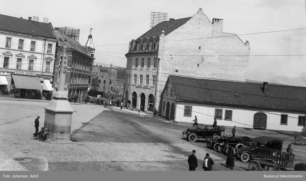 Hønefoss bryggeri startet opp i 1854.Bryggeriet lå på Søndre Torv