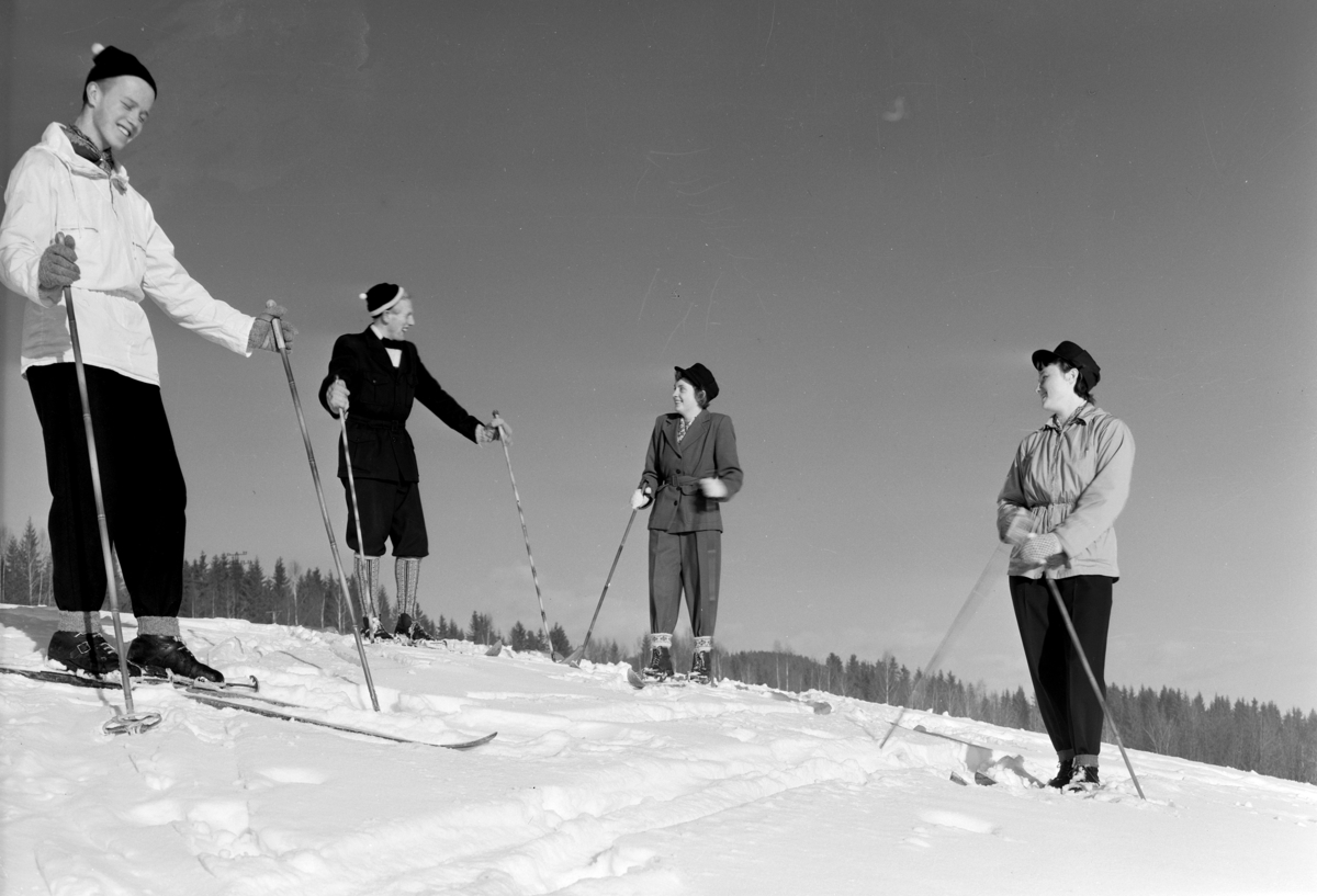 Ringsaker Folkehøgskole, skitur på Tandejordet, skiantrekk, friluftsliv
