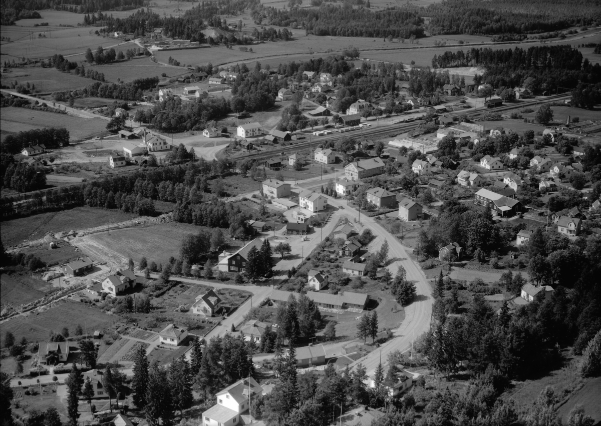 Flygfoto över Frinnaryd i Aneby kommun, Jönköpings län. 801/1964