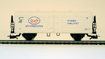 Modell i skala 1:87 av godsvagn Ho Nr: 64236
Vimålad med text RIMFO köttprodukter  Hygien/kvalitet