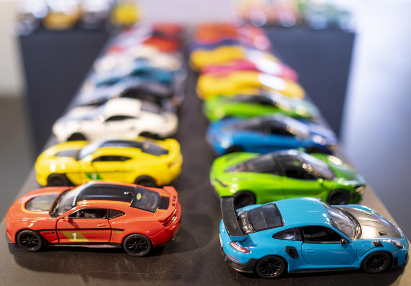 Diverse lekebiler i museumsbutikken.