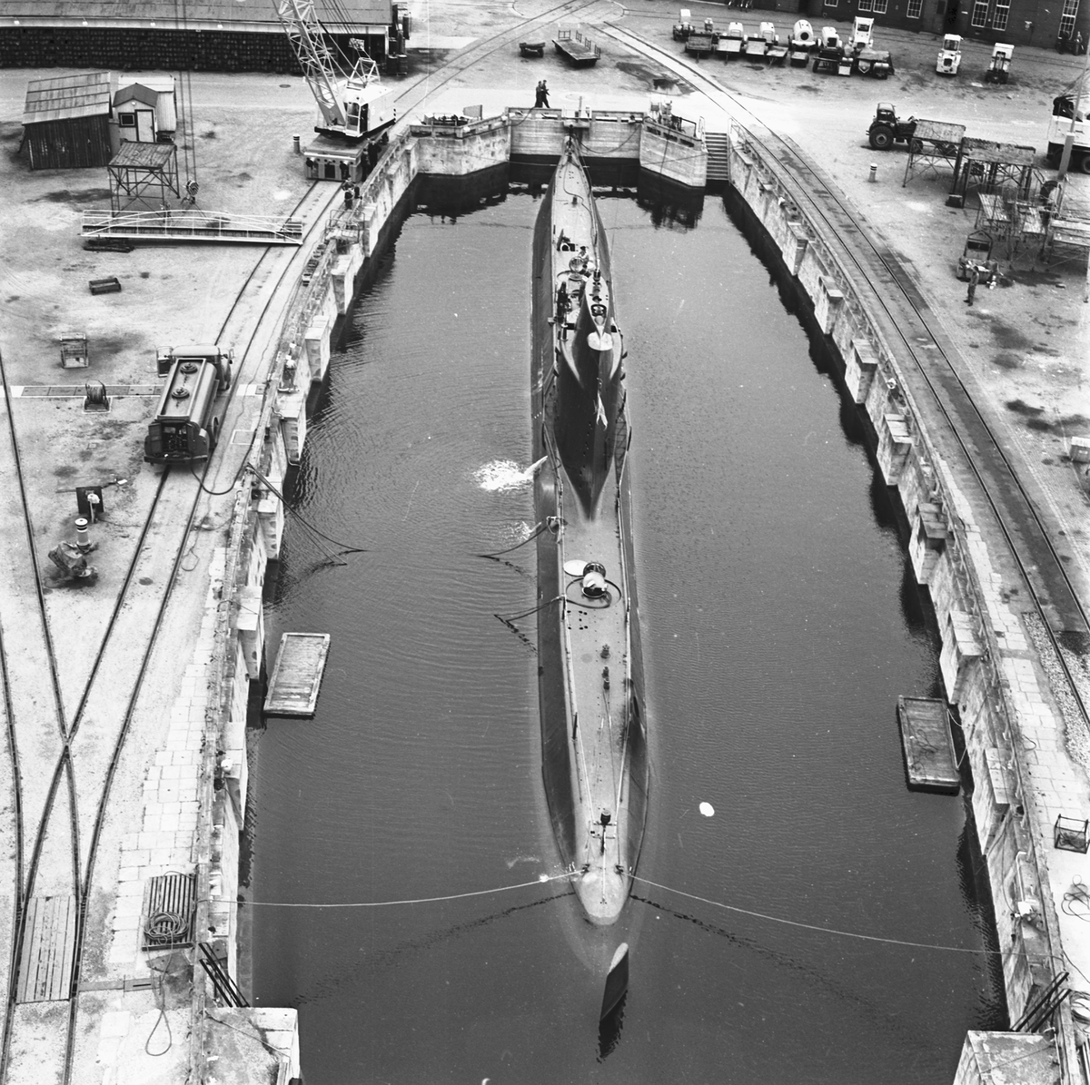 Ubåten Gripen från kran 14