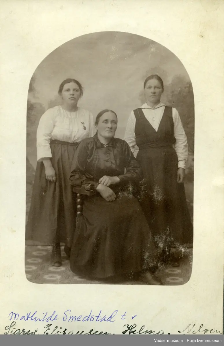 Mathilde Smedstad, Sigrid Eliseussen og Helma Nilsen Kiby. 1920-1925