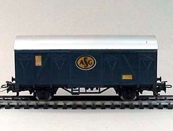 Modell i skala 1:87 av godsvagn Gs-U Nr: 21 74 012 0 008-4
Vagnen är blåmålad med ASG märke.

Modell/Fabrikat/typ: Ho