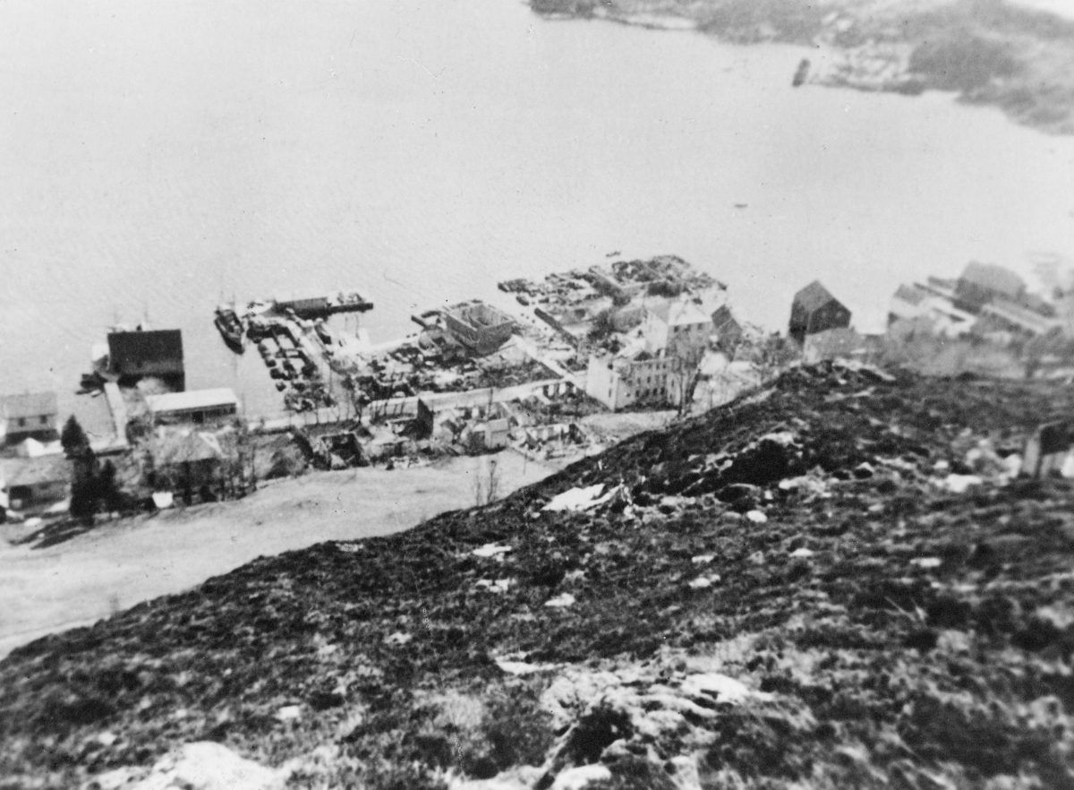 krigen, 2. verdenskrig, Måløyraidet 27. desember 1941, utsikt over Måløy