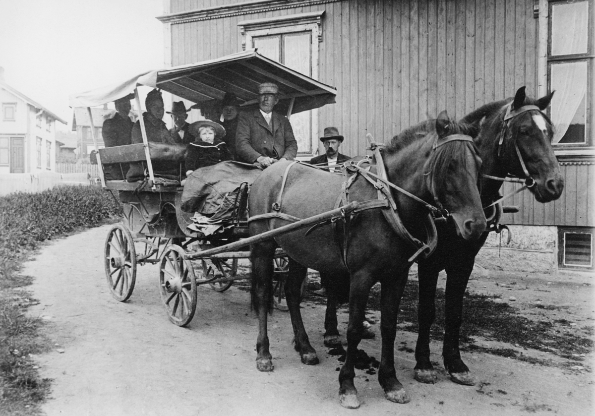 transport, to hester, vogn fire hjul, ruten Mysen - Ørje, menn, kvinner, barn