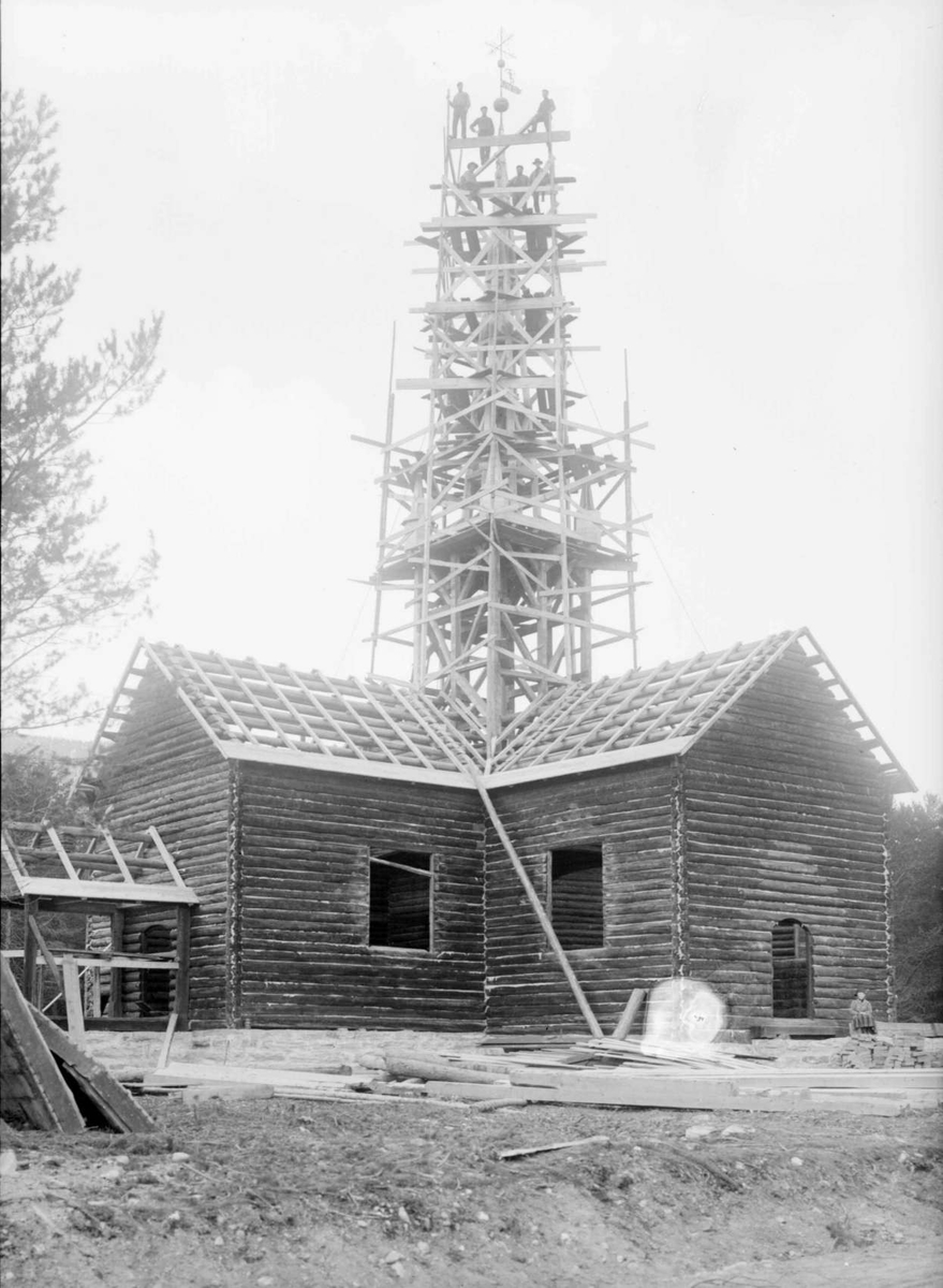 Kort: Nord-Fron  04.05.1910. Sødorp kirke under oppføring etter flyttingen.