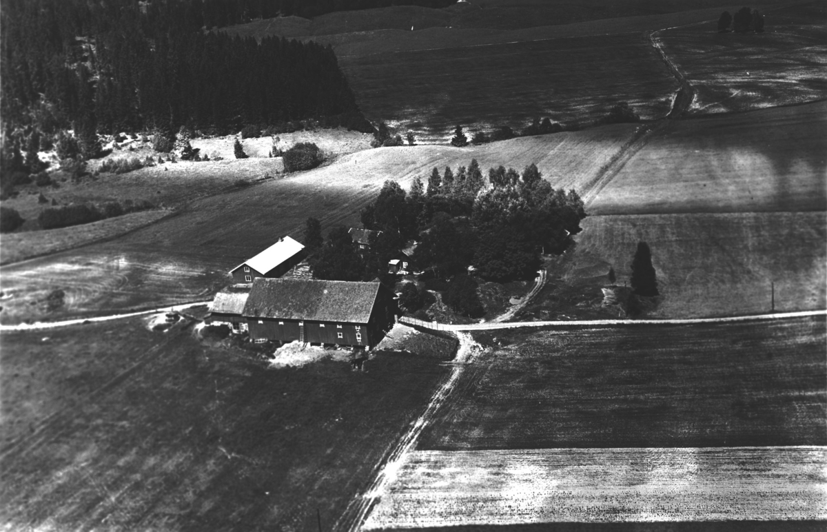 Flyfoto av Skullerud gård.