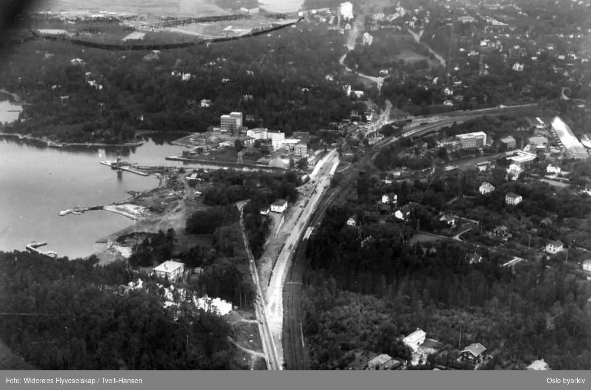 Lysaker, Drammensveien, Sollerudstranda, Lilleakerveien (Flyfoto)