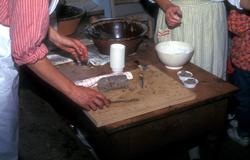 Olsok på Romsdalsmuseet i 1996. .Aktører fra Vistdal bondekv