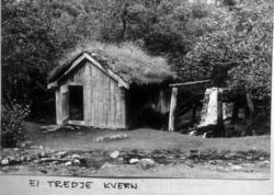 Kvern bygd av Kristian Vike i 1920-åra. Nyrestaurert i 2008.