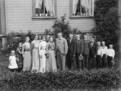 (Se Opptegnelser om Slekten Dahll, 1959, side 129-131 og 141