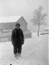 Om Ola Jonson Hammervoll..g.m Karen Kudsdatter Dyvik f.1860 