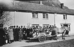 Gravferda til Henning T. Østigård (1867 - 1954) ."4LP2F" "1-