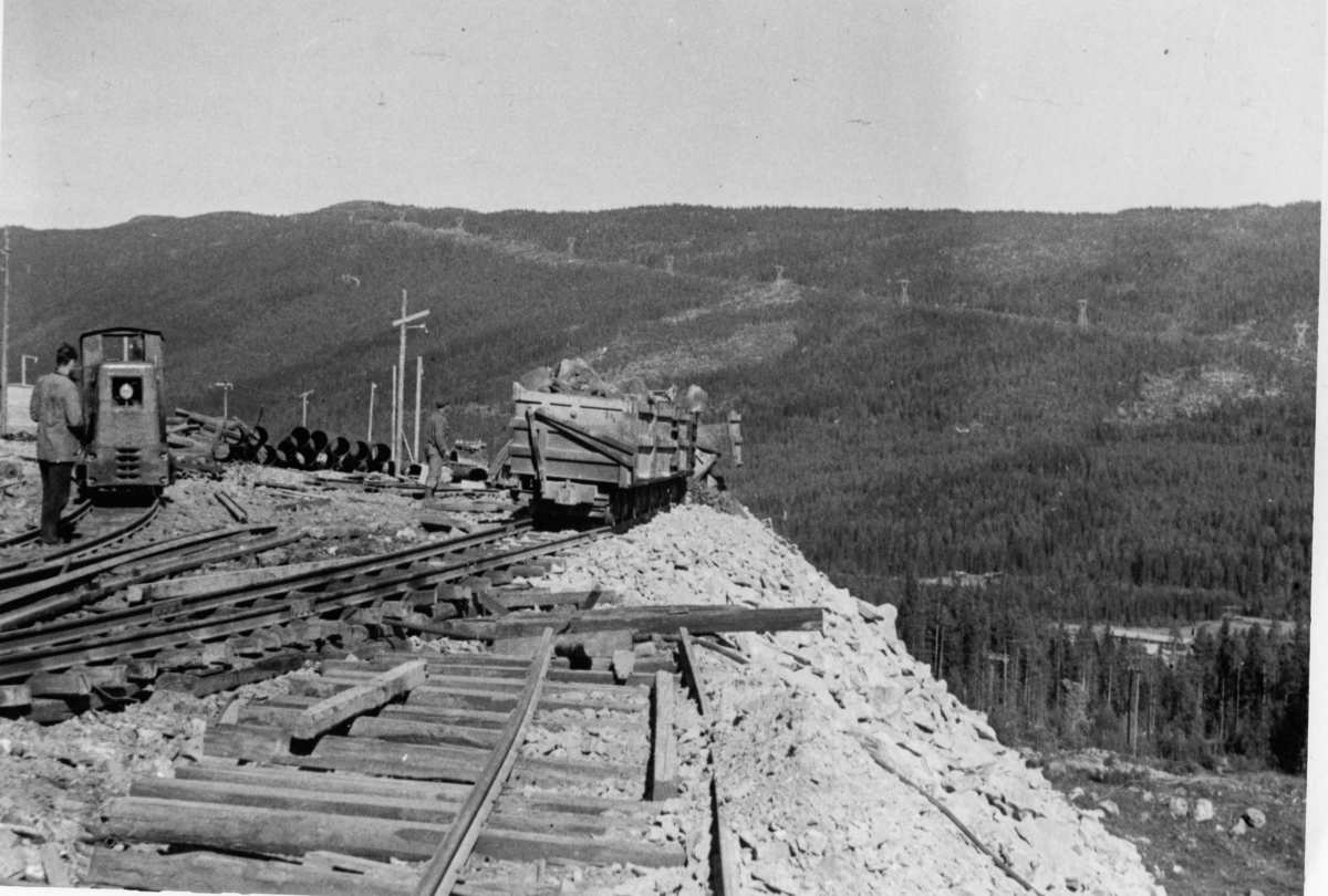 Oslo Lysverker. Hol III. Tippen for hovudtunnel. 17.06.1955