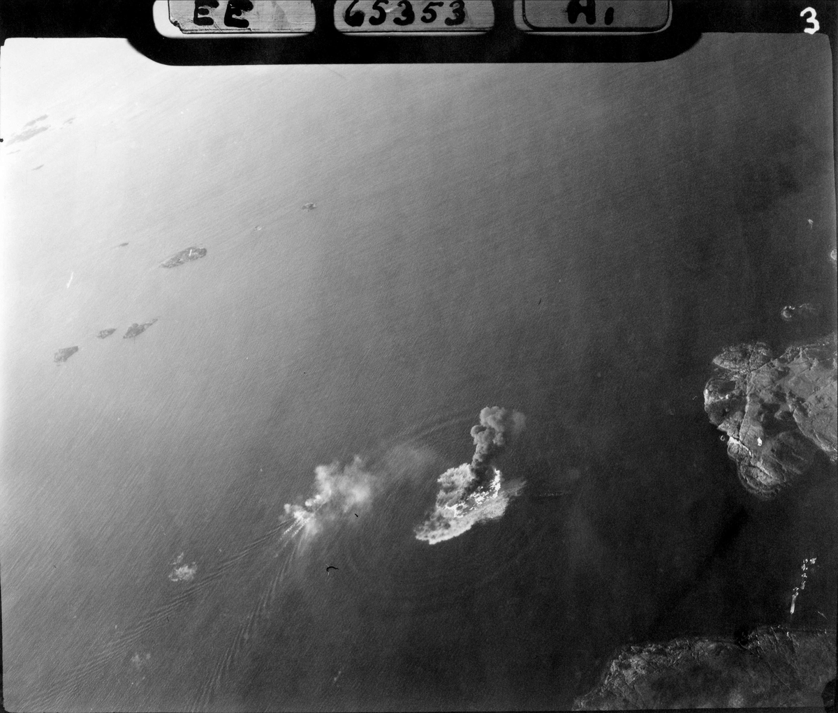 404 skvadronen angriper S/S "Lynx" og S/S "Tyrifjord" ved Askvol, nord for Sognefjorden, 19. september 1944.
