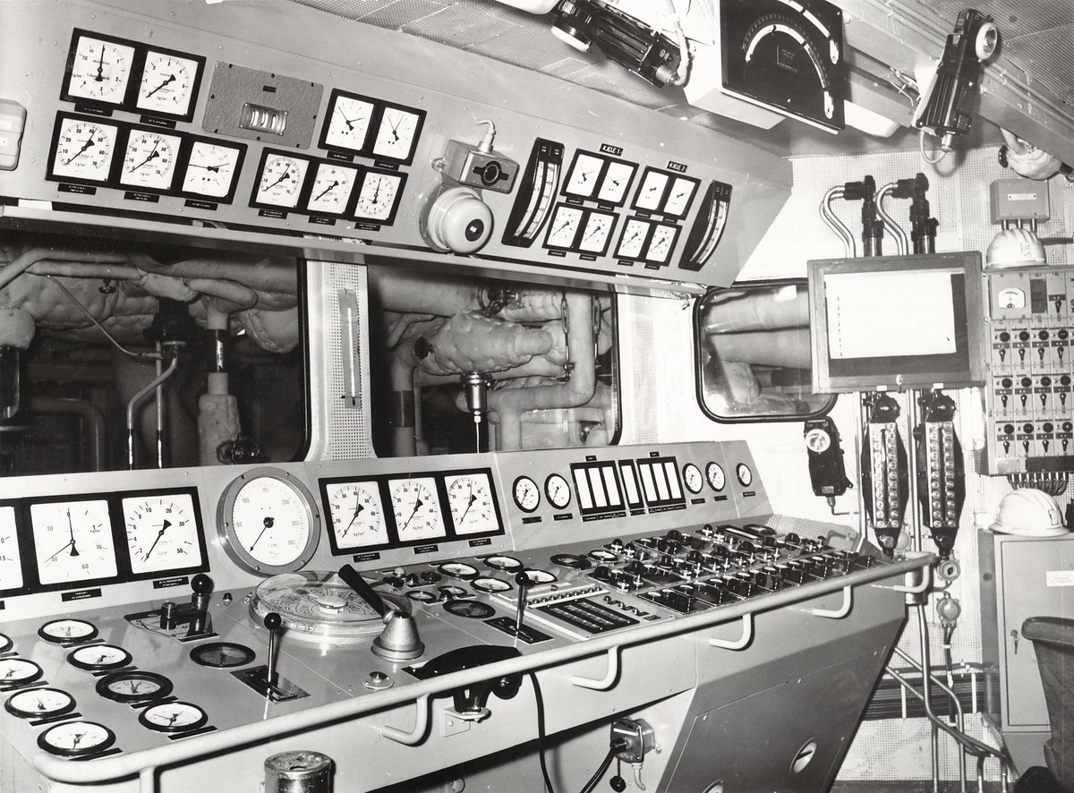 Enkeltbilde. Fregatten KNM narvik kontrollrom med kjele-kontrollpult