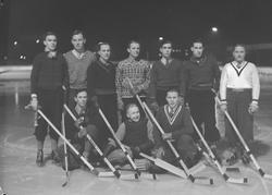 Laget til sportsklubben Trygg, som vant den første offisiell